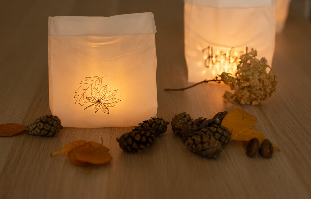 Windlichter aus Brottüten selber machen – DIY Herbstdeko