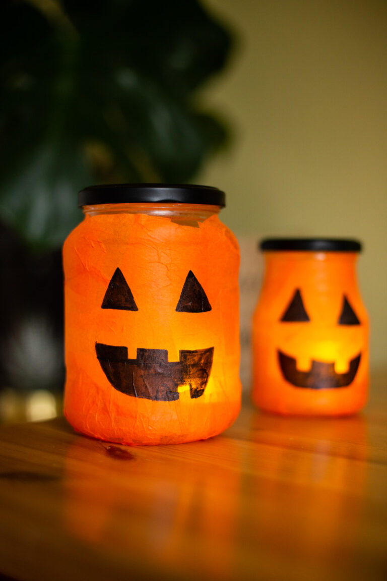 DIY Halloween Deko selber machen Leuchtende Kürbis