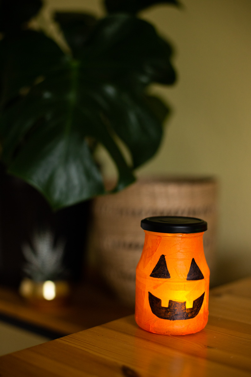 DIY Halloween Deko selber machen - Leuchtende Kürbis Lichter | DIY Blog